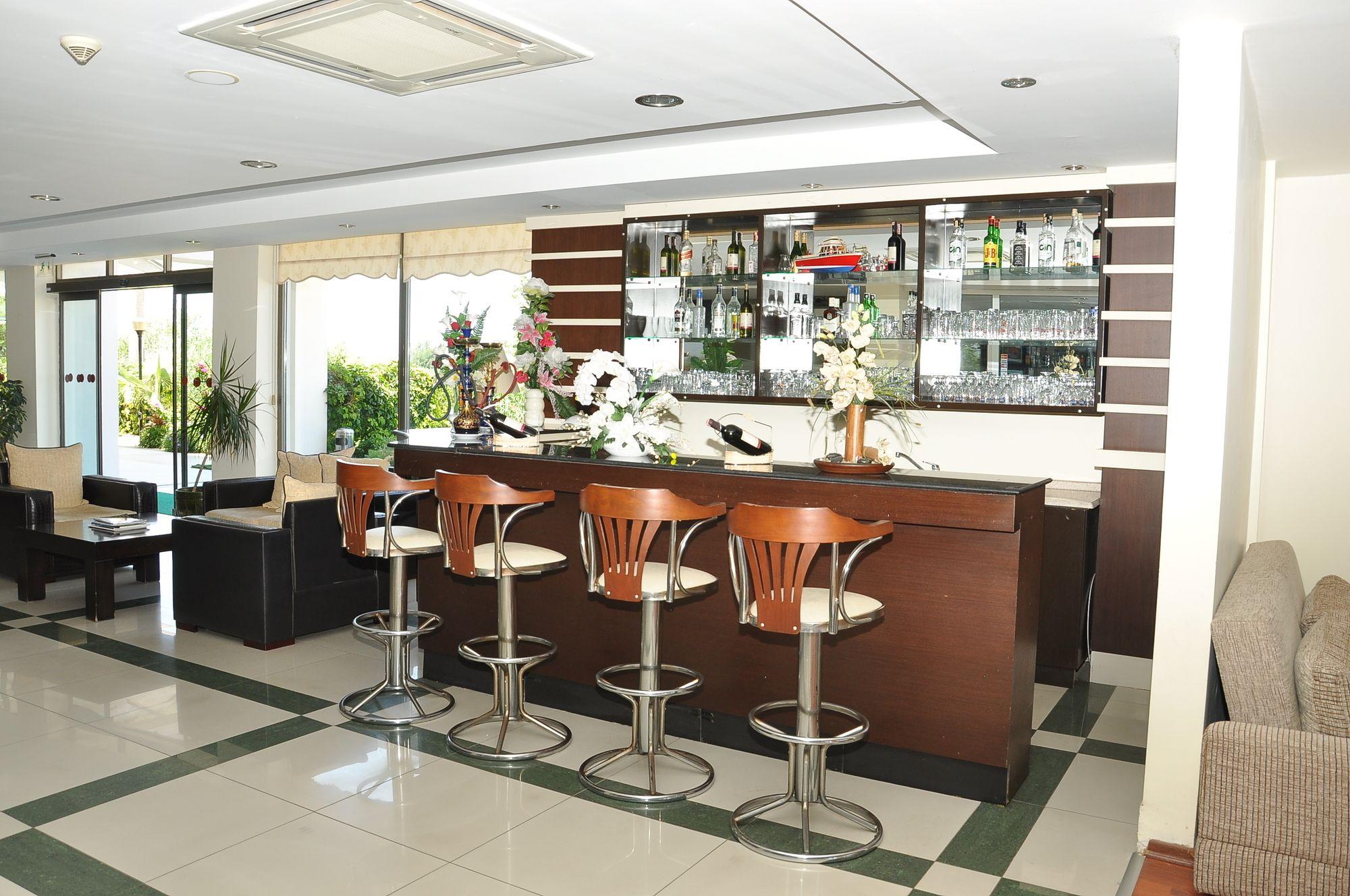 Ceres Hotel Belek Buitenkant foto