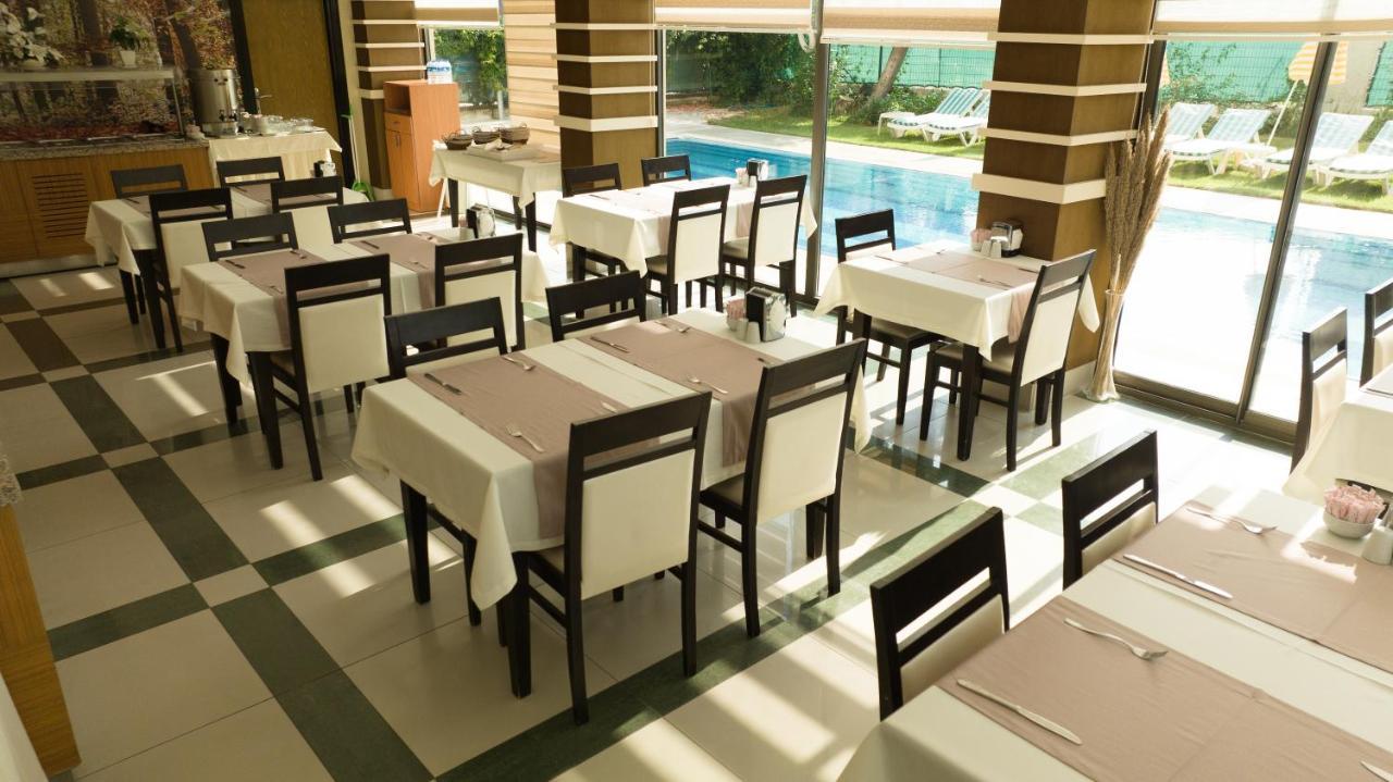 Ceres Hotel Belek Buitenkant foto