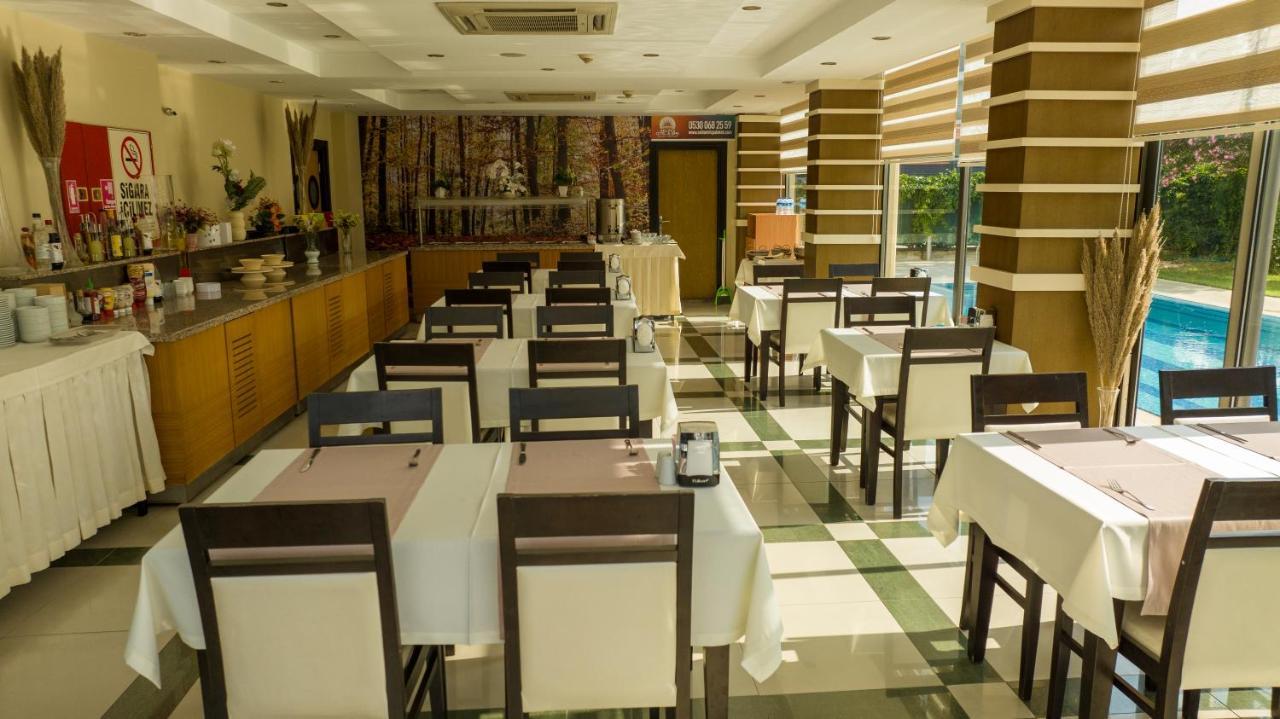 Ceres Hotel Belek Buitenkant foto